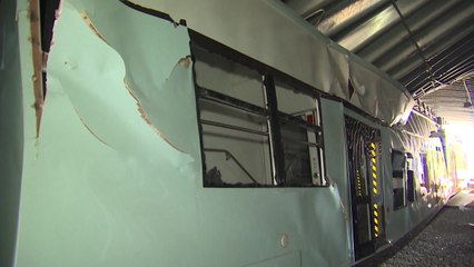 원주 관광열차 차고지 붕괴...열차 일부 파손 / YTN