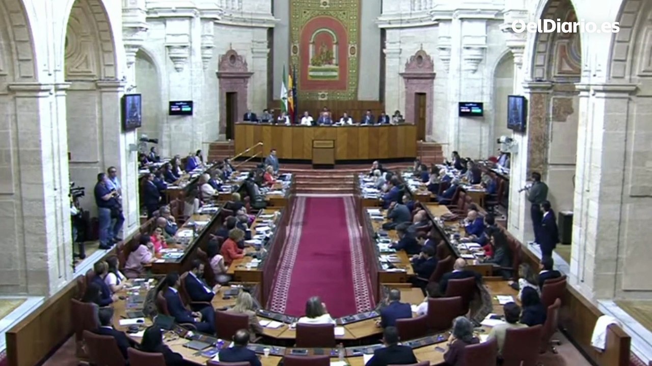 Frente a 'La Oreja de Van Gogh, la teta de Anabel': el rifirrafe en el Parlamento andaluz por la crisis de los cribados