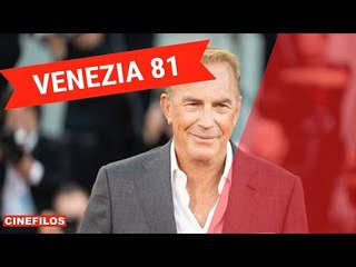 Kevin Costner sul red carpet di Venezia 81