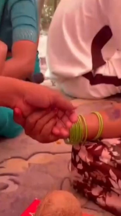 भाई दूज के पावन पर पर बहनों ने कारागार में अपने भाइयों को किया टीका