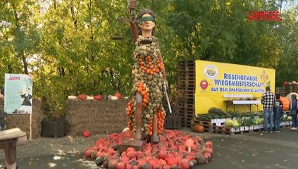 Berlino, il festival delle zucche celebra le donne di potere con splendide sculture