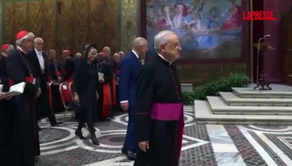 Re Carlo III e la regina Camilla in Vaticano, la storica preghiera con Papa Leone XIV