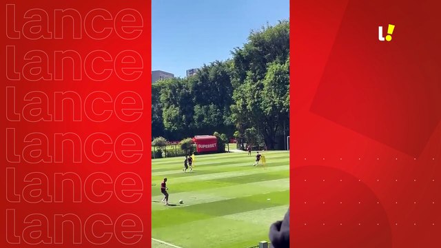 Aquecimento do São Paulo com presença de 15 jogadores de Cotia.