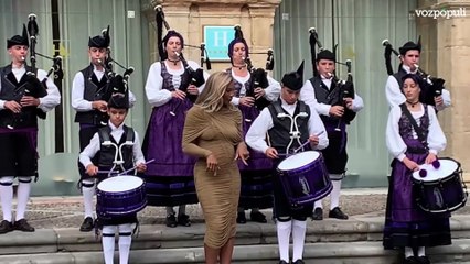 Serena Williams se anima a bailar al son de las gaitas que le han recibido en Asturias