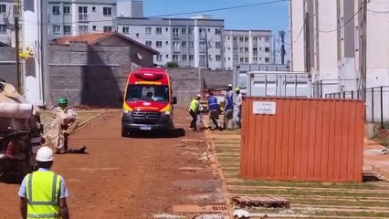 Mulher de 36 anos é socorrida após queda de escada em condomínio no Riviera