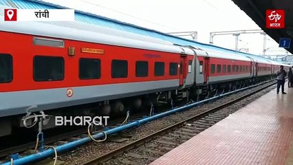 त्योहार की भीड़ को देखते हुए रांची रेल मंडल ने बढ़ाई ट्रेन सेवाएं, अब तक चार लाख यात्रियों ने किया सफर