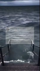 Di luar kebiasaan manusia biasa pada umumnya.