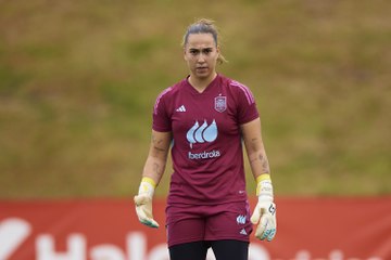 Cata Coll: "A nosotras nos dan más caña que a ellos por fallar penaltis"