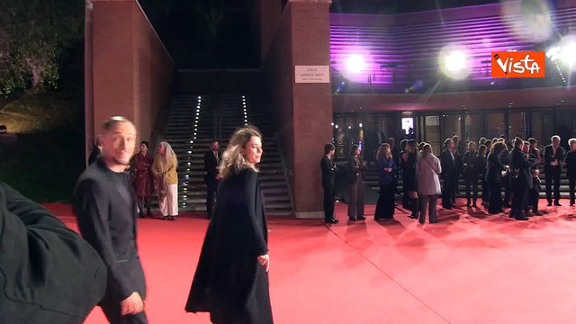 L'attore Stefano Accorsi sul red carpet della Festa del Cinema di Roma