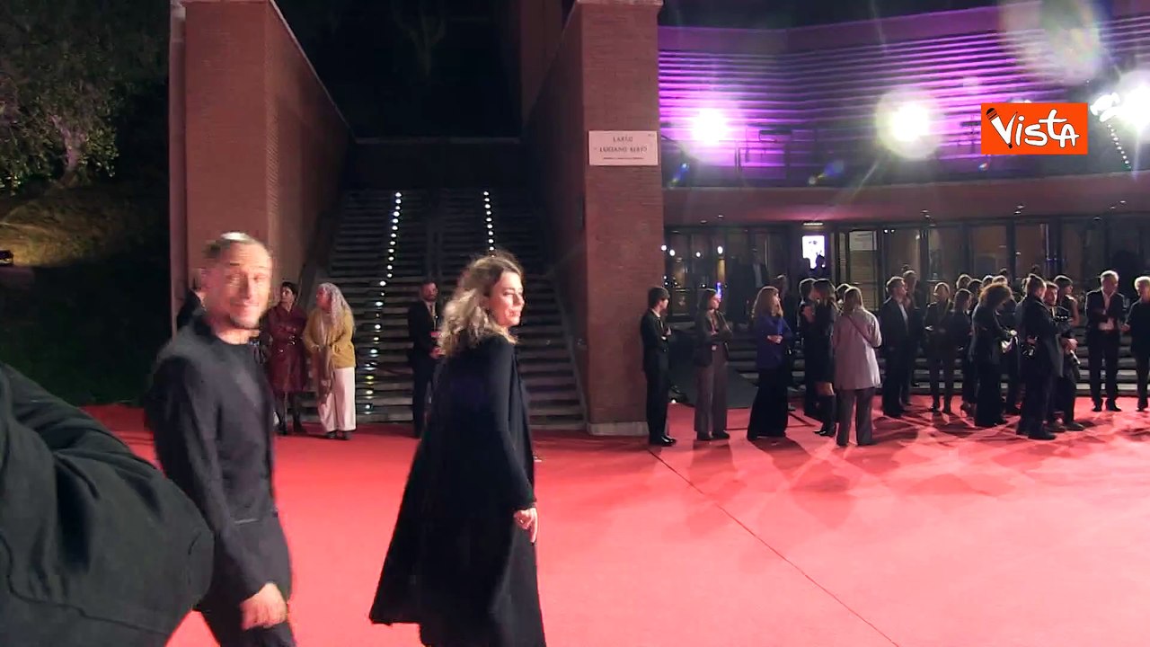 L'attore Stefano Accorsi sul red carpet della Festa del Cinema di Roma