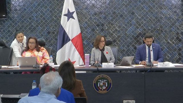 Discuten proyectos de ley que buscan aumentar descuentos a jubilados