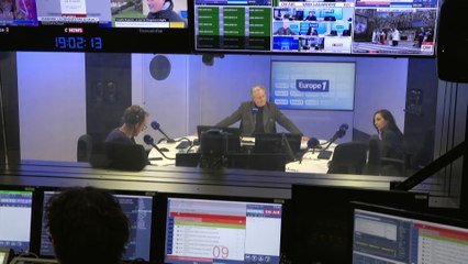 EXTRAIT - A Marseille, le maire Benoît Payan censure le film «Sacré Coeur»