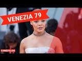 Tessa Thompson sul red carpet della cerimonia d'apertura di Venezia 79