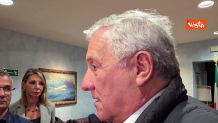 Tajani accoglie studenti di Gaza a Ciampino: Obiettivo è formare futura classe dirigente palestinese