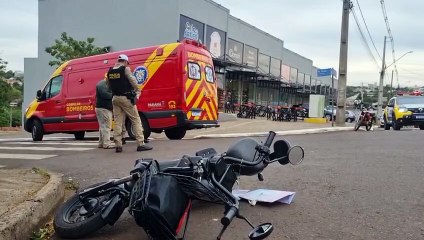 Mulher fica ferida após colisão entre carro e patinete no Periolo