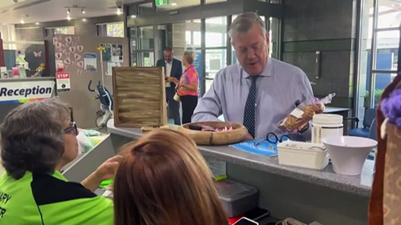 Queensland Premier stands behind Health Minister’s call to block access to puberty blockers for new transgender patients under 18