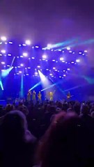 Ο Καρβέλας και η Φερεντίνου στη συναυλία της Άννας Βίσση στο Παρίσι