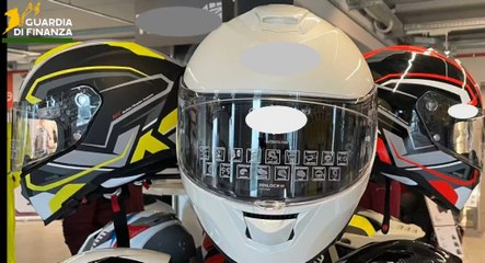 Caschi e accessori per moto falsi "Made in Italy": sequestri per 90 milioni (24.10.25)