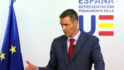 Pedro Sánchez en el centro: del "son las 5 y no he comido" a terminar una rueda de prensa con un "son las 11..."