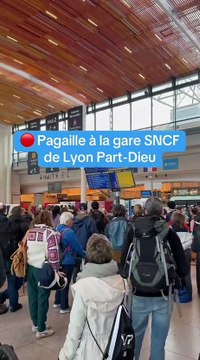 Pagaille à la gare SNCF de Lyon Part-Dieu : un train en panne