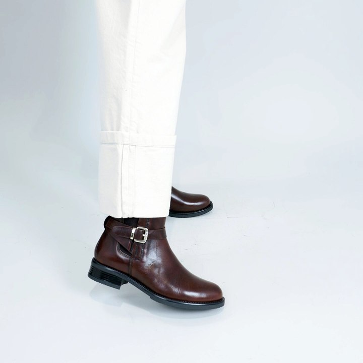 542-ABSTRAIT-CUIR-BROSSE-H25-COGNAC_VIDEO