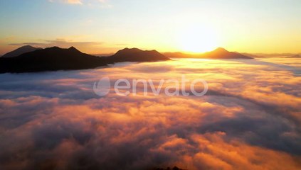 Sun is rising above sea of clouds until the horizon3