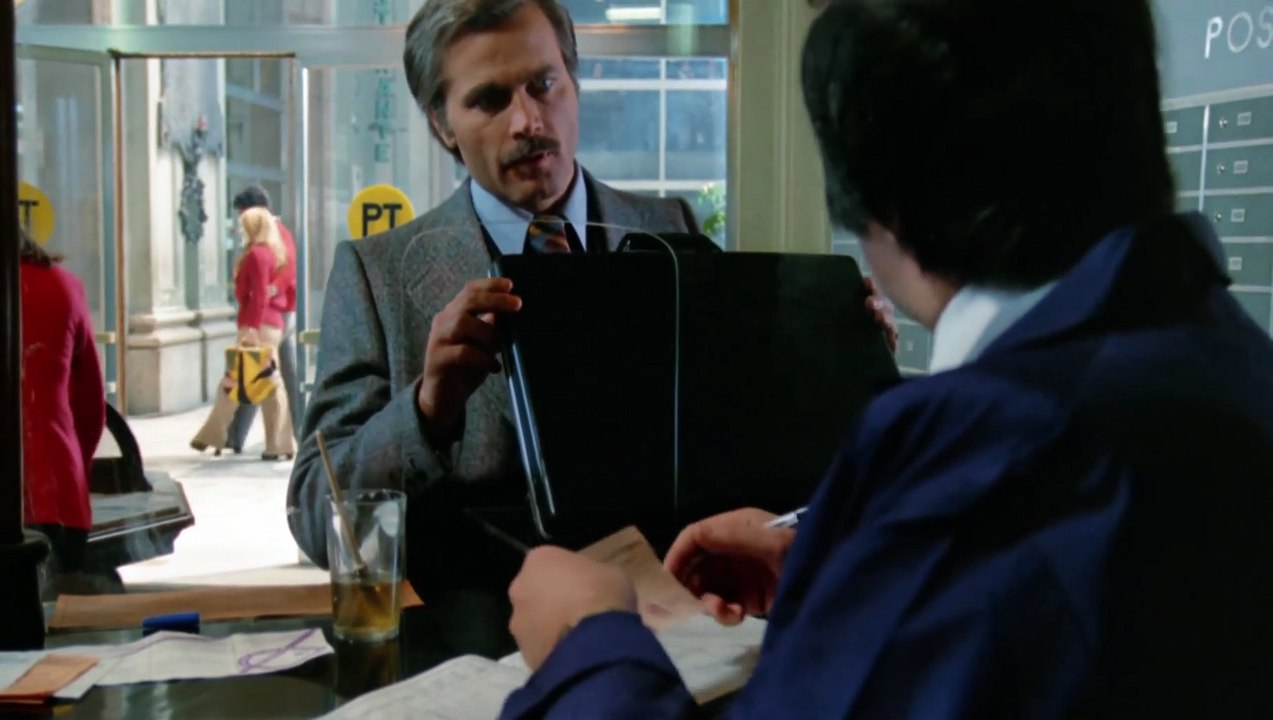 Ein Mann schlägt zurück