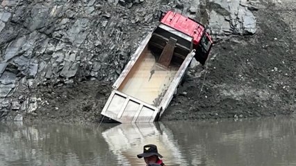 충남 보령 채석장 추락 운전자 나흘 만에 숨진 채 발견 / YTN