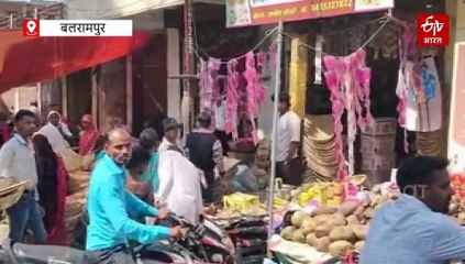 छठ महापर्व के लिए सजा बाजार, खरीदारी के लिए श्रद्धालुओं की उमड़ी भीड़