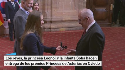 Los reyes, la princesa Leonor y la infanta Sofía hacen entrega de los premios Princesa de Asturias
