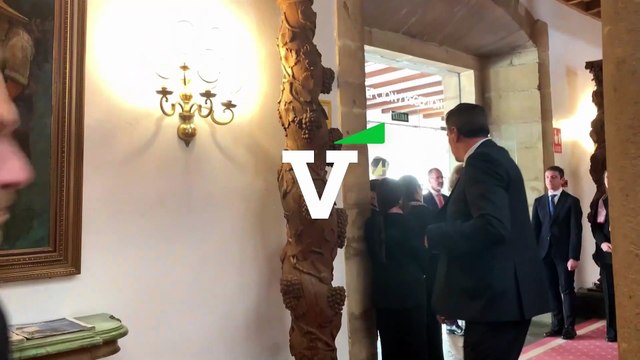 Doña Sofía llega a Oviedo para asistir a la entrega de los Premios Princesa de Asturias