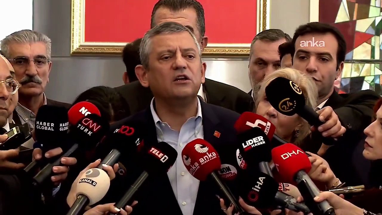 Özgür Özel: Ekrem İmamoğlu’na casus diyecek adamın bütün Trabzon alnını karışlar, bütün İstanbul alnını karışlar, bu millet alnını karışlar