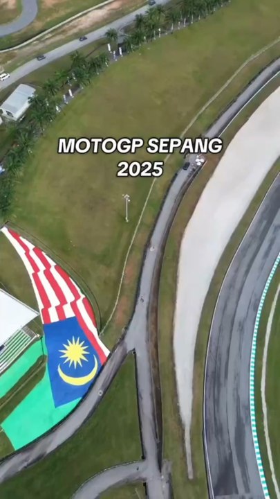 🔥 Direction Sepang 🔥La chaleur, l’humidité, et une piste légendaire 🏁Les pilotes MotoGP s’affrontent ce week-end en Malaisie dans une bataille explosive entre puissance et maîtrise 💨Qui dominera la fournaise de Sepang ?