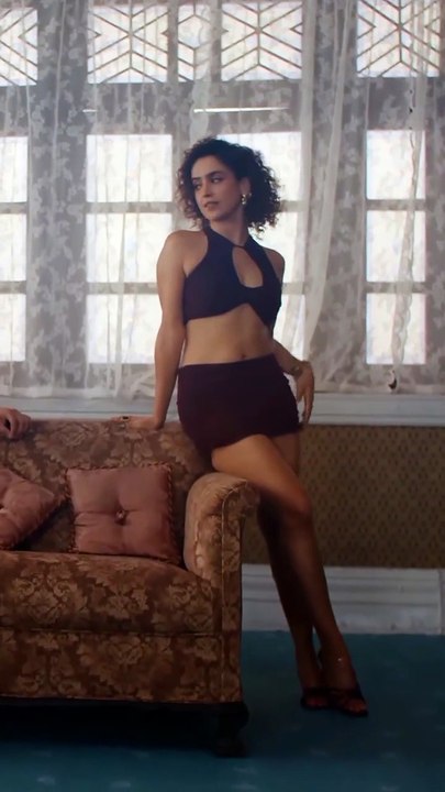 Sanya malhotra dances sexy moves