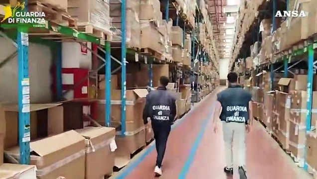 Accessori moto-auto, sequestrati falsi made in Italy per 5,5 milioni