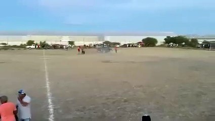 VIDEO: ¡Sólo aceleró! Camioneta atropelló a jugadores tras partido; hay una víctima mortal