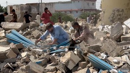 Afghans in Pakistan forced to leave as camp demolished