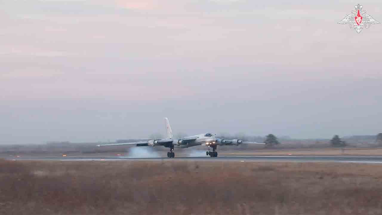 Japanese Fighters Scramble After Russian Bombers Cross the Sea of Japan