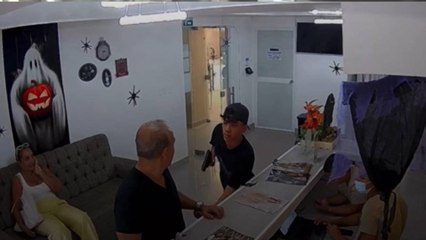 VIDEO | Con arma de fuego en mano: así se registró un robo a plena luz del día en Cartagena