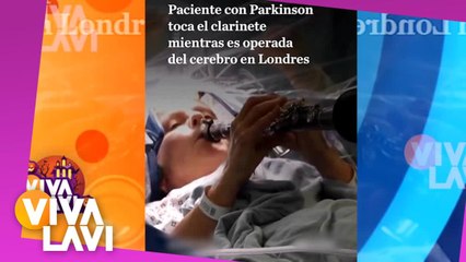 Paciente con parkinson toca el clarinete mientras es operada