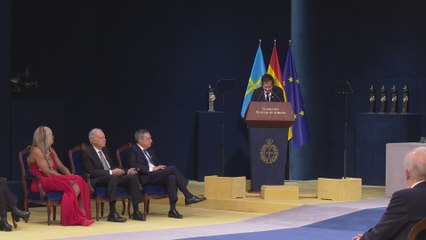 Byung-Chul Han asegura que su labor intelectual busca "desadormecer" a la sociedad