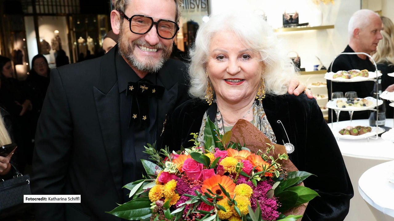 „SERPENTE“ – Mode, Mythos und Magie bei Ca ‑ Made with FlexClip