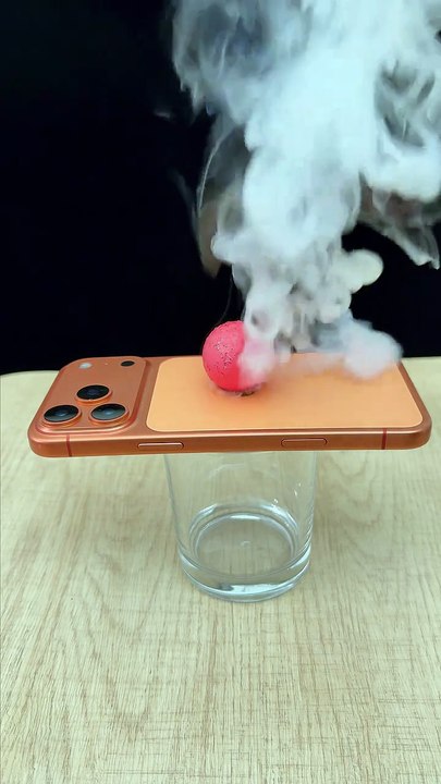 1000°C hot metal ball vs Iphone 17 Asmr iPhone 17 vs Red-Hot Steel Ball 🔥 Satisfying Destruction