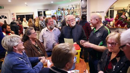 NSW farmers buy closing pub to try and revive their community