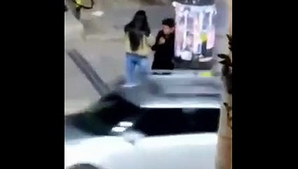 Mujer agrede a su novio en plena vía pública en Pachuca