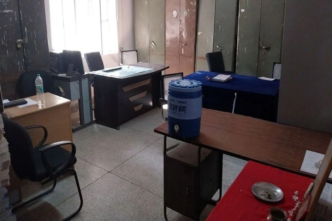 swm news:दिवाली की छुटि्टया खत्म फिर भी सूने पड़े रहे सरकारी दफ्तर