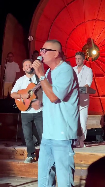 عمرو دياب - انتى لسه زى ما انتى قمر فى عينى