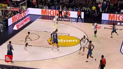 Fenerbahçe, Anadolu Efes'i yendi