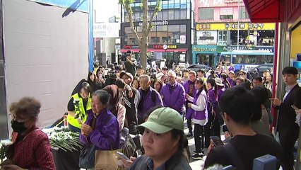 '이태원 참사' 외국인 유족들, 현장 방문해 고인 추모 / YTN