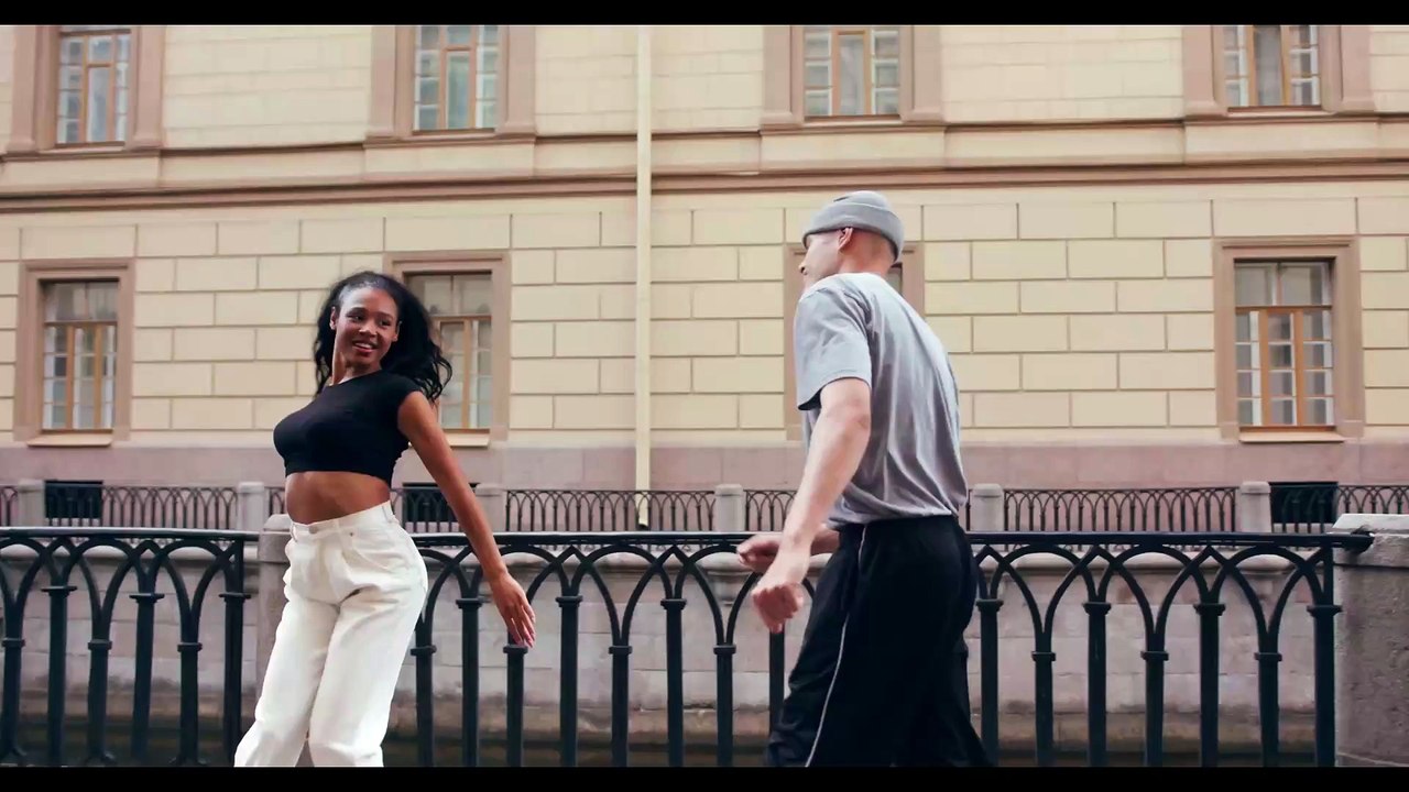 17) Musique. Dakar Flow. Hip-hop et rap. Hummeur. Dramatique. Auteur.  Carmen María and Edu Espinal